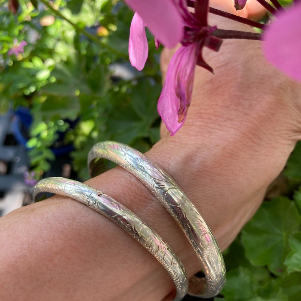 Vintage 80s Mexican 925 Sterling Silver Bangle Bracelets Set of 2